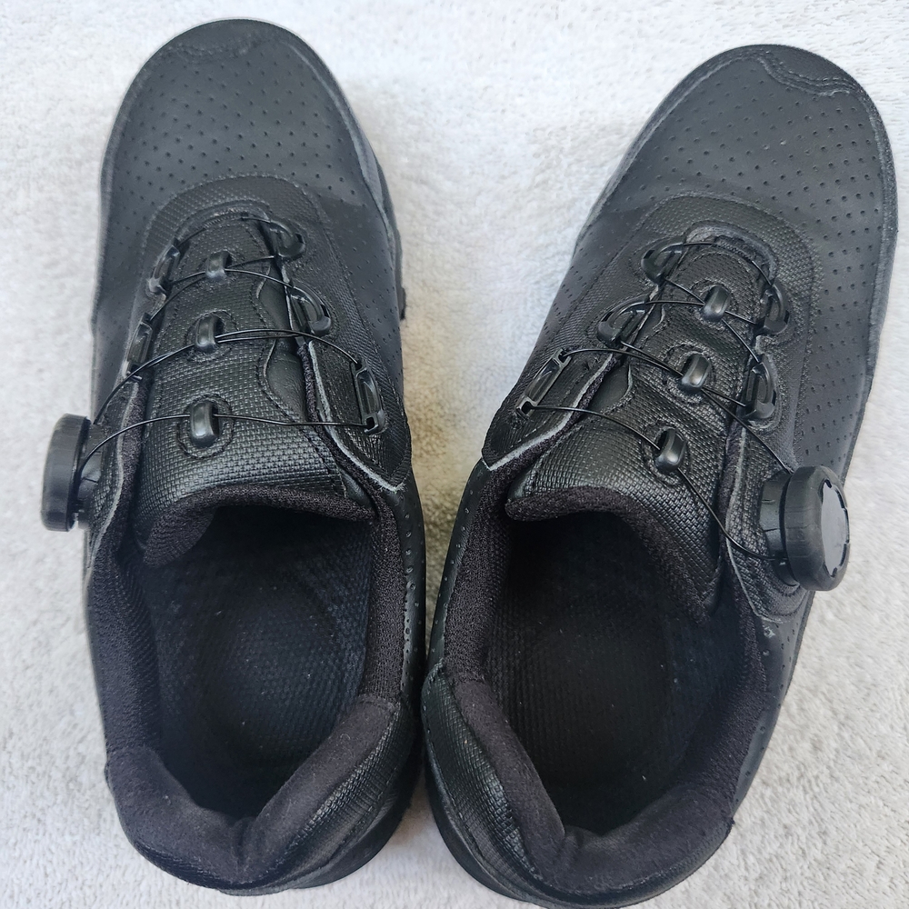 KM SafeSYS Black Steel Toe Work Shoes – Mens 7, Womens 8, Slip Resistant
